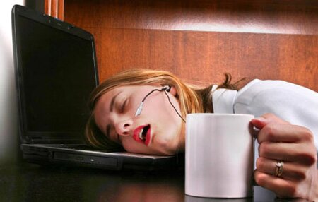 Уставшая женщина