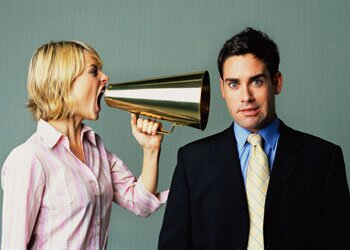 женщина "выговаривает" свои проблемы