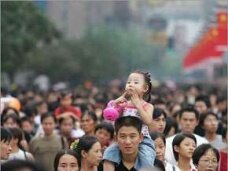 Китайские родители, потерявшие единственных детей, требуют компенсации