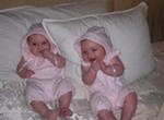 Женщины-близнецы родили детей одновременно