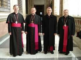 Католические архиепископы Англии выступают против изменения определения брака