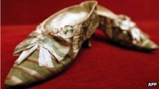 Вещи казненной королевы Марии-Антуанетты выставили на аукционе