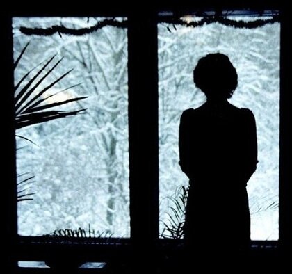 женщина у окна