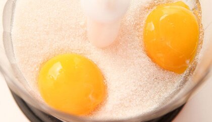 Рецепт приготовления заварных пирожных яйца и сахар
