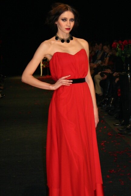 r-roses.jpg r-roses.jpg