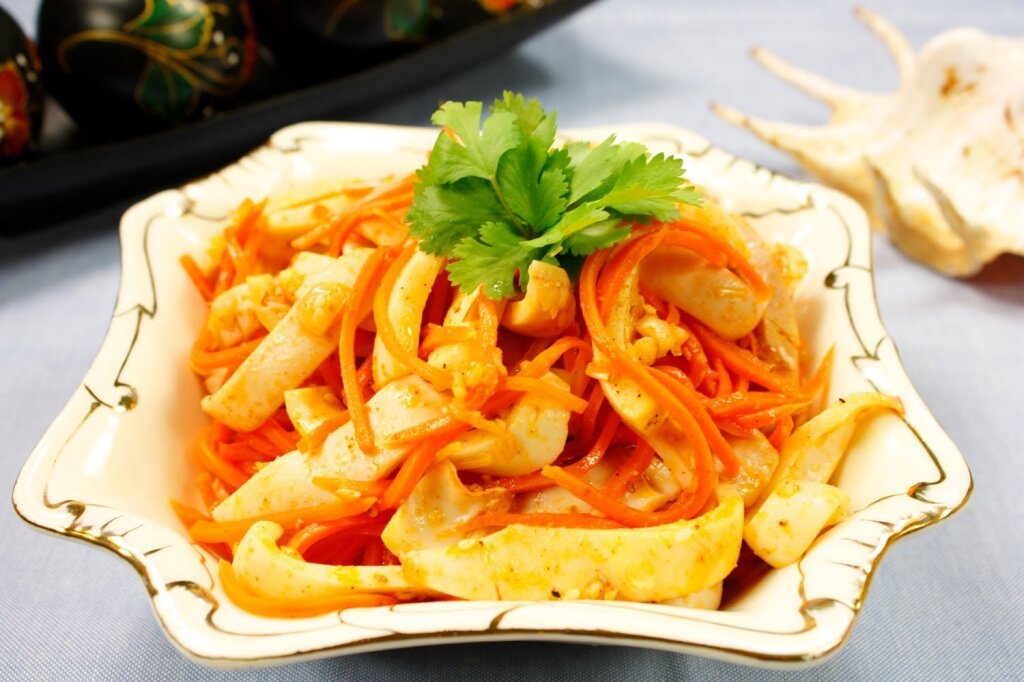 салат с кальмарами по-корейски