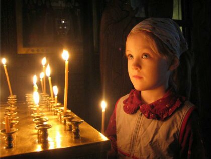 Девочка в храме