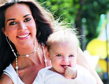 Моника Спир с дочерью Моника Спир с дочерью