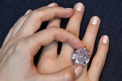 "Розовая звезда". ФОТО: Reuters