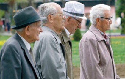 Пожилые мужчины Пожилые мужчины