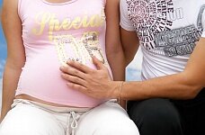 США: Руки прочь от беременного живота!