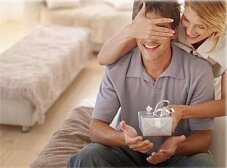 Что подарить мужчине на 23 февраля?