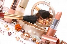 Выбор косметики для летнего макияжа
