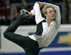 Собчак показала фото спины Плющенко: “Бедный парень!”