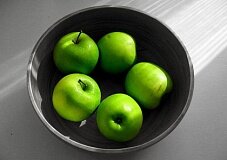 Аджика из зелёных яблок