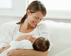 Кормящим британкам будут платить по $300