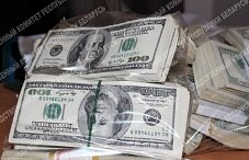 Миллион долларов, золотые слитки, машины и квартиры – СК изъял имущество у коррупционеров из «Беллегпрома»