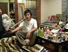 Эксперты: число "затворников" в мире растет