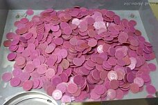 В метро продают праздничные жетоны