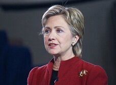 В Хиллари Клинтон запустили кроссовок во время выступления 