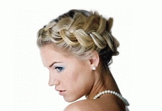 Причёски с плетением: стильные и практичные