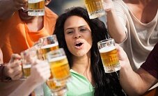 Почему в омут алкоголизма попадает все больше женщин?