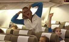 Гражданку США вынуждены были ссадить с самолета за пение