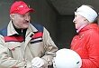 На субботнике Лукашенко и Домрачева строили роддом На субботнике Лукашенко и Домрачева строили роддом
