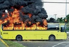 В Колумбии 32 ребенка сгорели в церковном автобусе