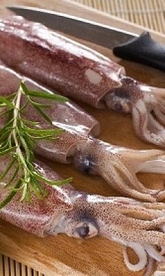 Салат из кальмаров - оригинально и просто