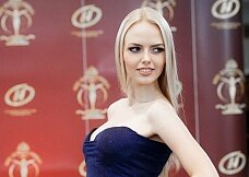 Вероника Чачина появится на Miss Supranational в платье-картине
