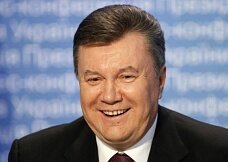 Интерпол обещал подумать над арестом Януковича